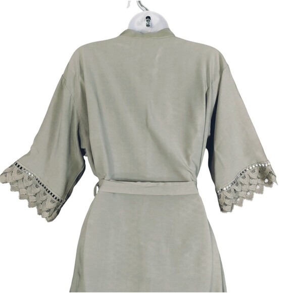 Robe Women's Wrap Belted 3/4 Sleeve Wide Lace Trim Opaque Wrap Grey Pewter Knee - Picture 6 of 10